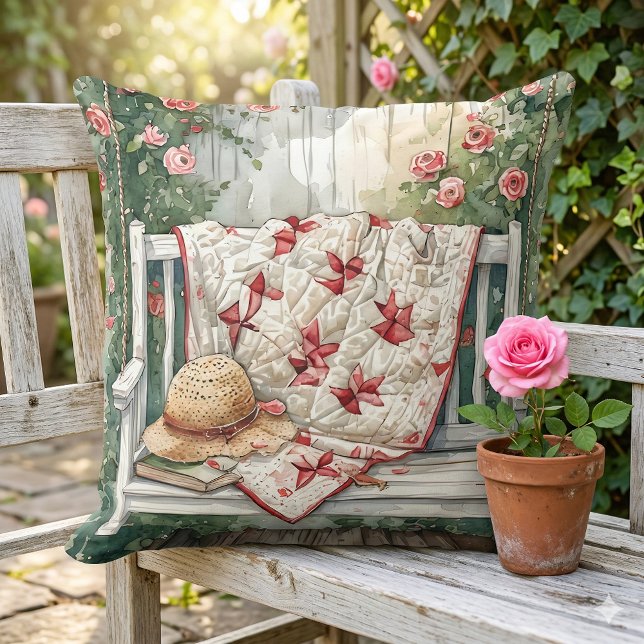 Coussin Rose vintage couture avec charmant couette (Vintage Rose Swing with Quilt Charm Throw Pillow Mockup A)