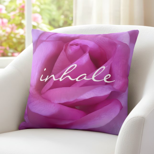 Coussin Rose violet Photo Inhale Citation Gras Moderne (Créateur téléchargé)