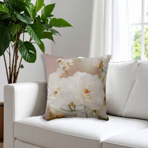 Coussin Roses blanches de Korbin romantiques photo botaniq