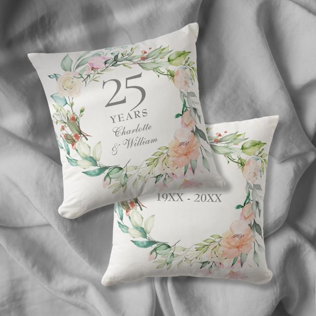 Coussin Roses Florales 25e Anniversaire de Mariage (25th Silver Wedding Anniversary Roses Floral Throw Pillow)
