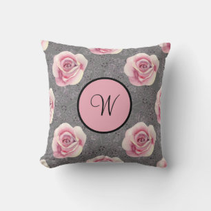 Coussin Roses roses monogrammées sur fond gris