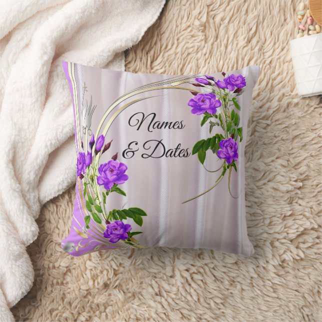 Coussin Roses violets d'aquarelle violette sur soie rose (Couverture)