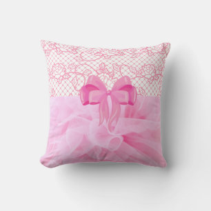 Coussin Rouffle rose lacé