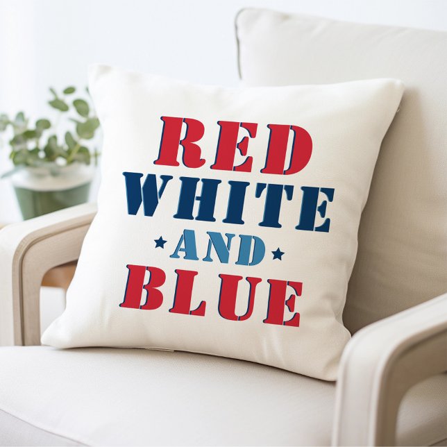 Coussin Rouge Blanc et Bleu Texte Patriotique Gras (Créateur téléchargé)