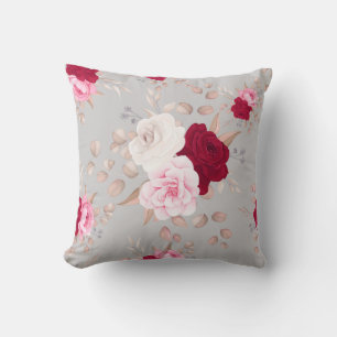 Coussin rouge chic, rose floral