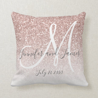 Coussin Rougissent les nouveaux mariés de monogramme de