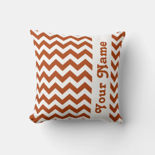 Coussin Rouille Red Safari Chevron avec texte personnalisé