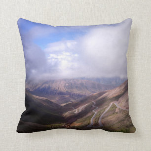 Coussin Route de serpentine de montagne de Salta avec de