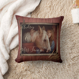 Coussin Rustic Red Grange Personnalisé Photo & Texte
