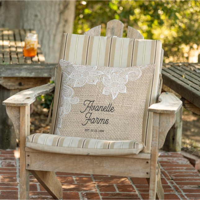 Coussin Rustique Chic Burlap & Lace Personnalisé (Chaise)
