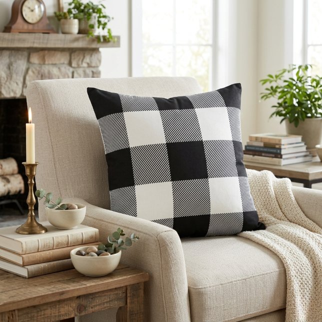 Coussin Rustique plaid de buffle noir et blanc de la ferme (Modern Farmhouse Black and White Buffalo Plaid Throw Pillow.  A cozy addition to your home decor.)
