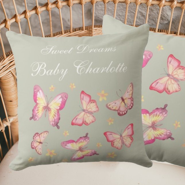 Coussin Sage Green Baby Girl Name Pink Butterfly Nursery (Créateur téléchargé)