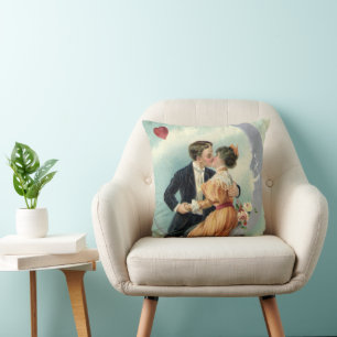 Coussin Saint-Valentin victorien vintage Baiser sur la Lun