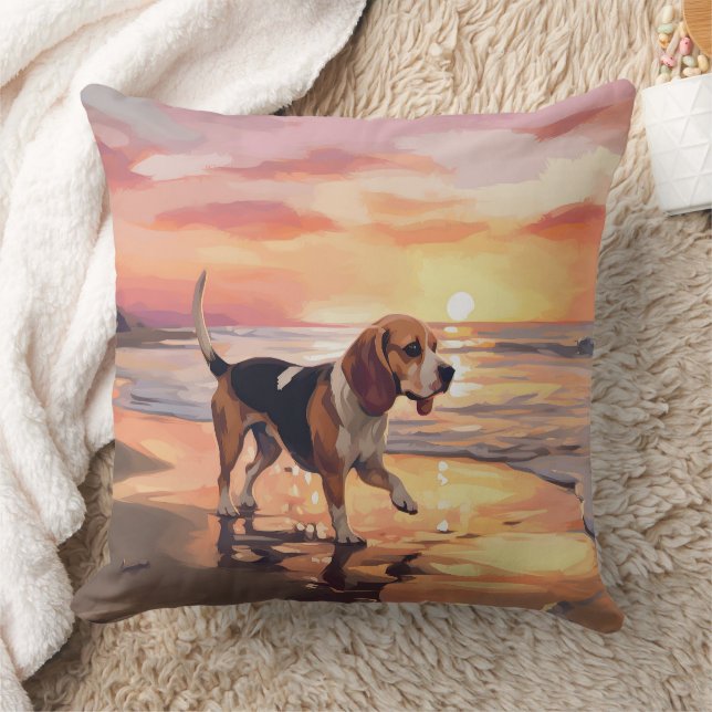 Coussin Sandy Paws Beagle Chien sur Plage Coucher de Solei (Couverture)