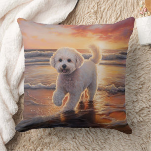 Coussin Sandy Paws Bichon Frise Dog sur Beach Sunset