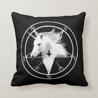 Coussin satanique de licorne