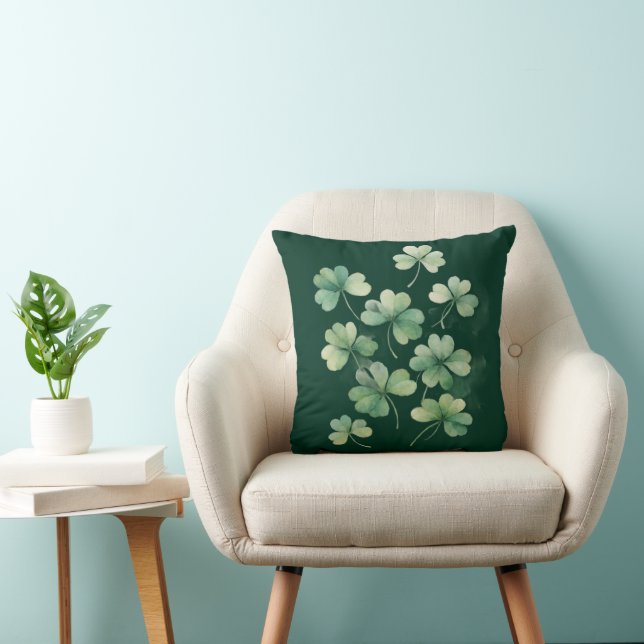 Coussin Scattered Watercolor Clovers Accent Throw Pillow  (Chaise)