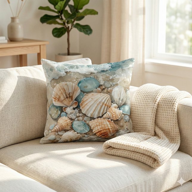 Coussin Scène de bois flotté à l'aquarelle des mers côtièr (Coastal Seashell Watercolor Driftwood Scene Throw Pillow Mockup A)