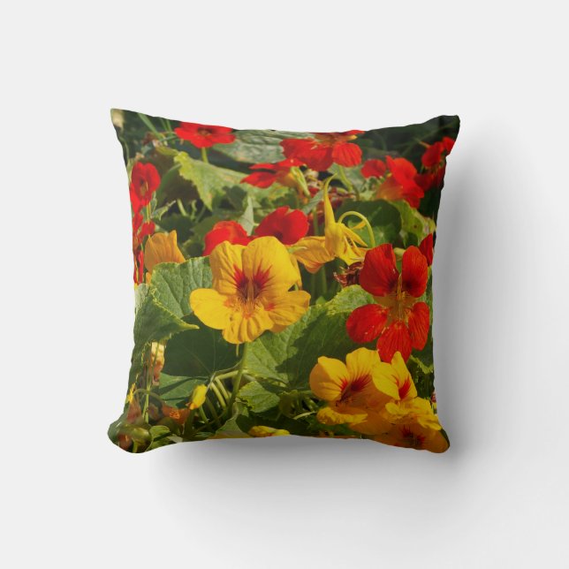 Coussin Scène de jardin de Nasturtium orange, jaune, vert (Recto)