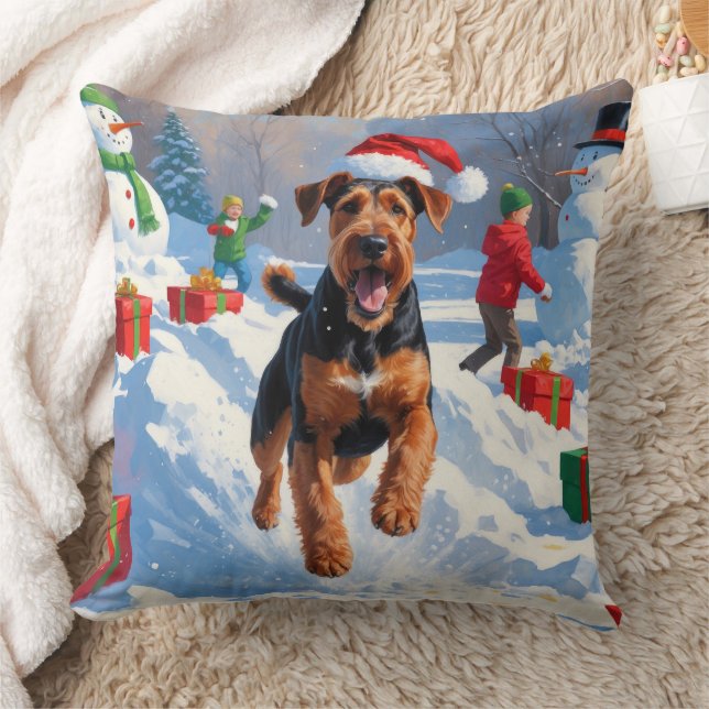 Coussin Scène de neige festive de Noël d'Airedale (Couverture)