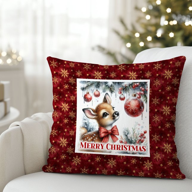 Coussin Scène de Noël en forêt enneigée avec un bébé faon  (Enchanting baby fawn snowy forest scene Christmas pillow)