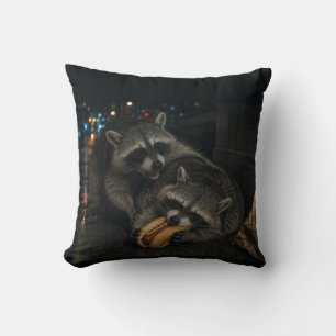Coussin Scène nocturne du hot-dog au raton laveur