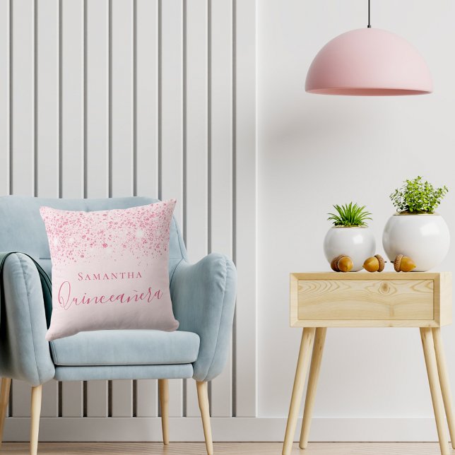 Coussin Script de nom de parties scintillant rose pâle Qui (Créateur téléchargé)