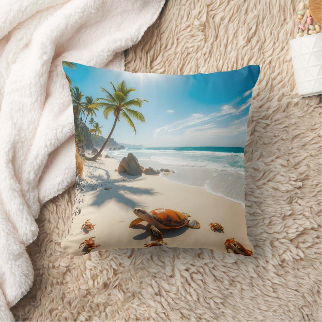 Coussin Sea  Crabs on Tropical Beach – Serene Ocea (Couverture)