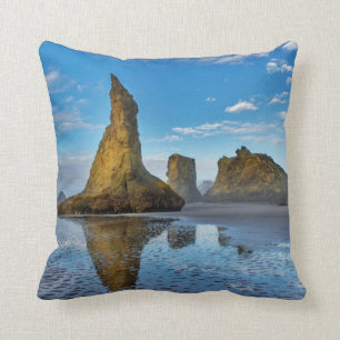 Coussin Sea Stacks sur la plage de Bandon à Bandon, Orego