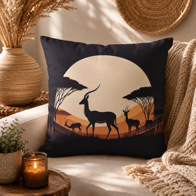 Coussin Sérénité en mouvement Inspiré de l'antilope (Serenity in Motion Antelope-Inspired Throw Pillow)