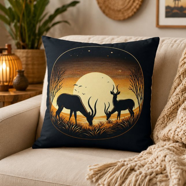 Coussin Sérénité en mouvement Inspiré de l'antilope (Serenity in Motion Antelope-Inspired Throw Pillow)