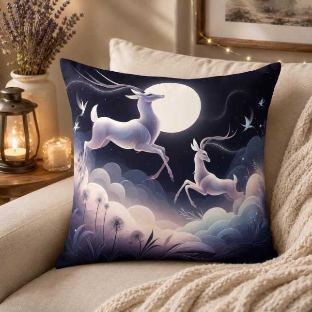 Coussin Sérénité en mouvement Inspiré de l'antilope (Serenity in Motion Antelope-Inspired Throw Pillow)