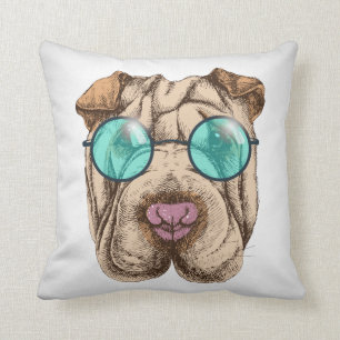Coussin Sharpei dans les lunettes de soleil