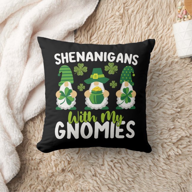 Coussin Shenanigans with My Gnome Gnome St Patrick's Day (Couverture)