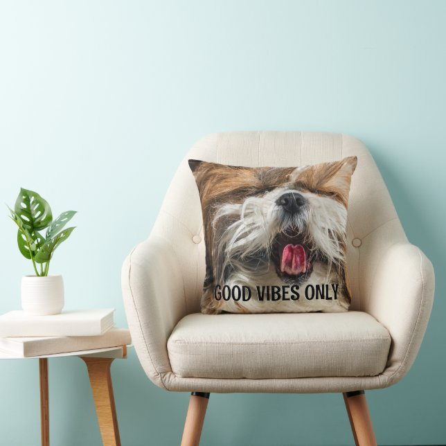 Coussin Shih tzu langue drôles violes texte personnalisé (Chaise)