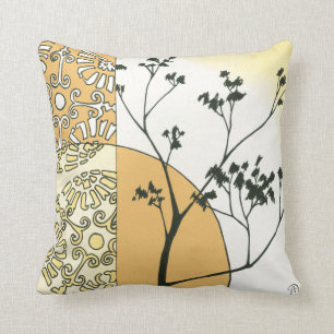 Coussin Silhouette clairsemée d'arbre par Megan Meagher
