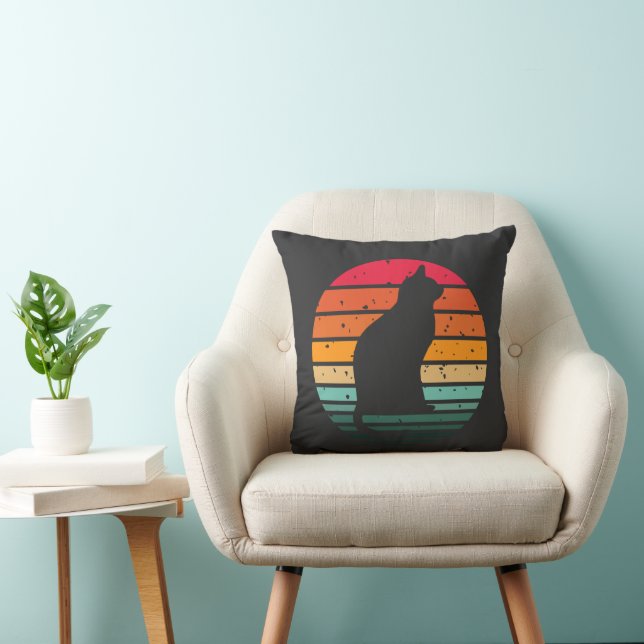 Coussin Silhouette de chat noir sur arc-en-ciel détendu (Chaise)