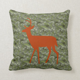 Coussin Silhouette De Traversée De Cerfs Sur Camo