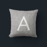 Coussin Silver Sparkle Glitter Monogram Name & Initial<br><div class="desc">Parties scintillant à étincelle en argent Nom du monogramme et Coussin initial. Le coussin fait le cadeau parfait pour quelqu'un qui décorait sa chambre en argent.</div>