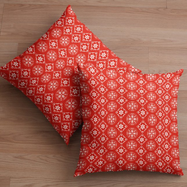 Coussin Simple Red Snowflake Russe mignon Motif d'hiver (Simple holiday red snowflake pattern throw pillow)