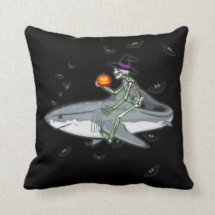 Coussin Skeleton Riding Shark - Amusant cadeau Halloween S