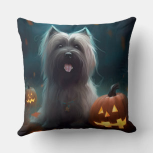 Coussin Skye Terrier Halloween avec citrouilles effrayante