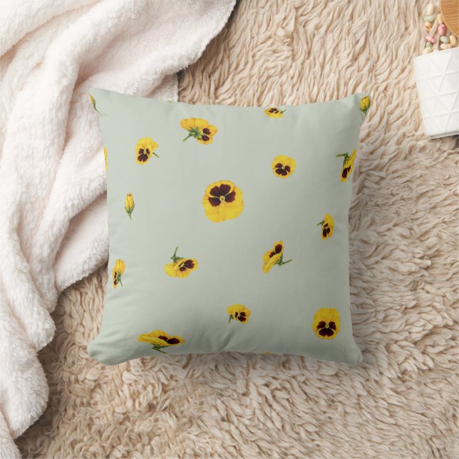 Coussin Soft Sage Yellow Japanese Pansy Floral Pattern (Couverture)