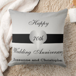 Coussin Soixante-dixième coeur personnalisé d'argent
