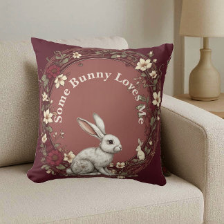 Coussin Some Bunny Loves Me Cottagecore Burgundy Easter 