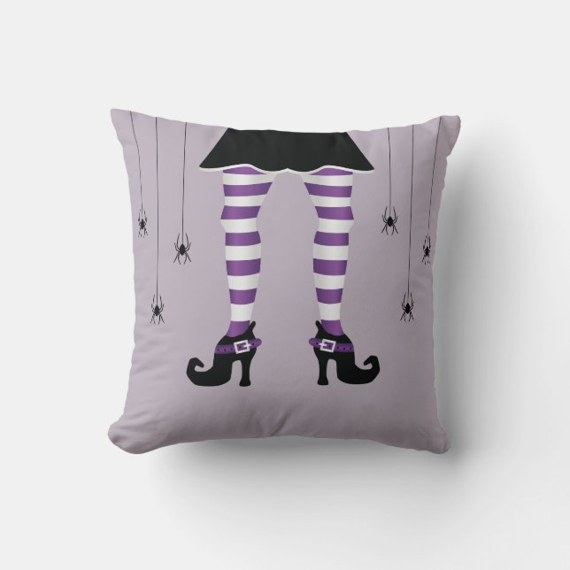 Coussin Sorcière aux jambes rayées violettes et araignées  (Recto)