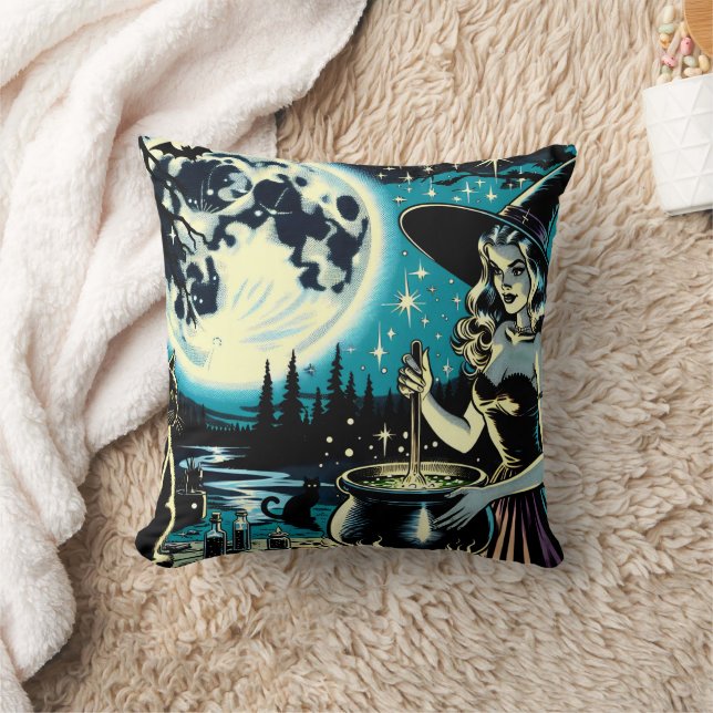 Coussin Sorcière vintage remuant un chaudron Halloween  (Couverture)