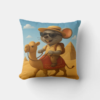 Coussin Souris Touristique mignonne sur un chameau | Pyram