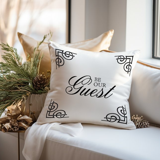 Coussin Soyez notre invité (Add a special touch to your guest room with this elegant "Be Our Guest" pillow.)