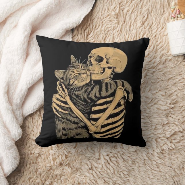 Coussin Squelette qui étreint un chat – Cadeau mignon pour (Couverture)